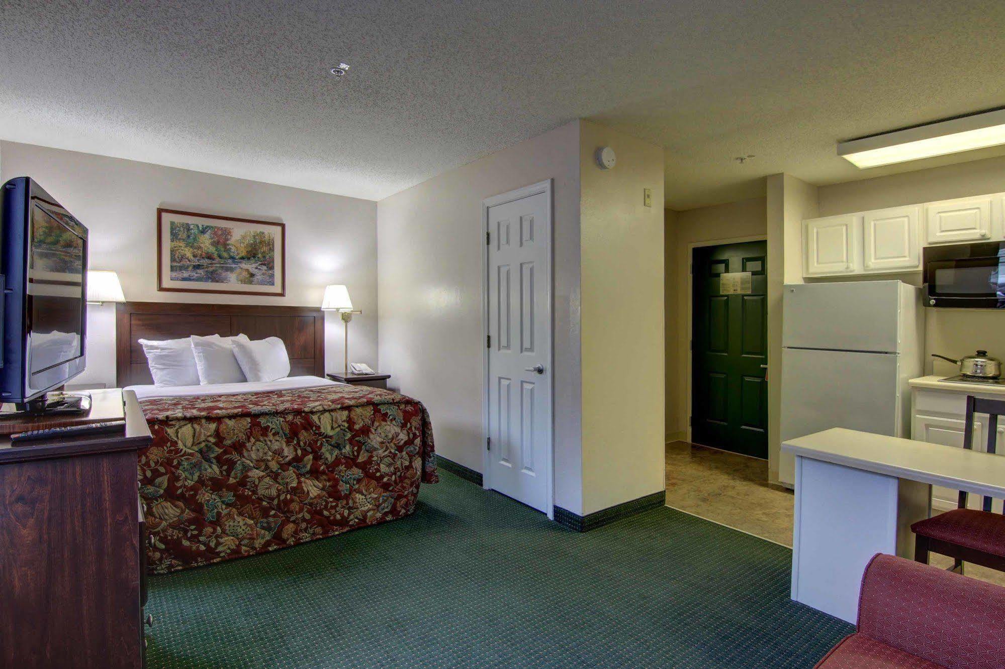 Intown Suites Extended Stay Marietta Ga - Roswell Rd Exterior photo