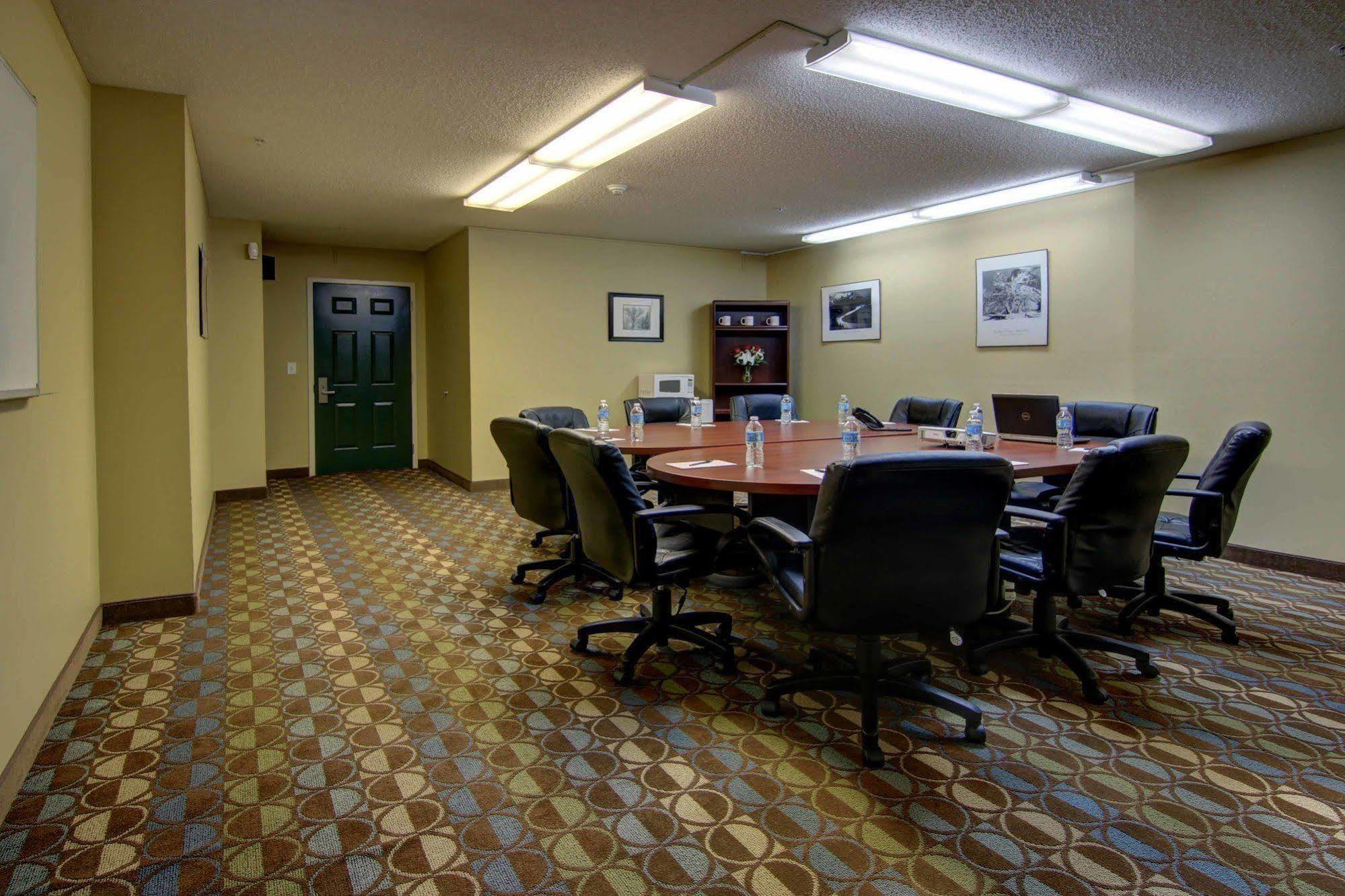 Intown Suites Extended Stay Marietta Ga - Roswell Rd Exterior photo