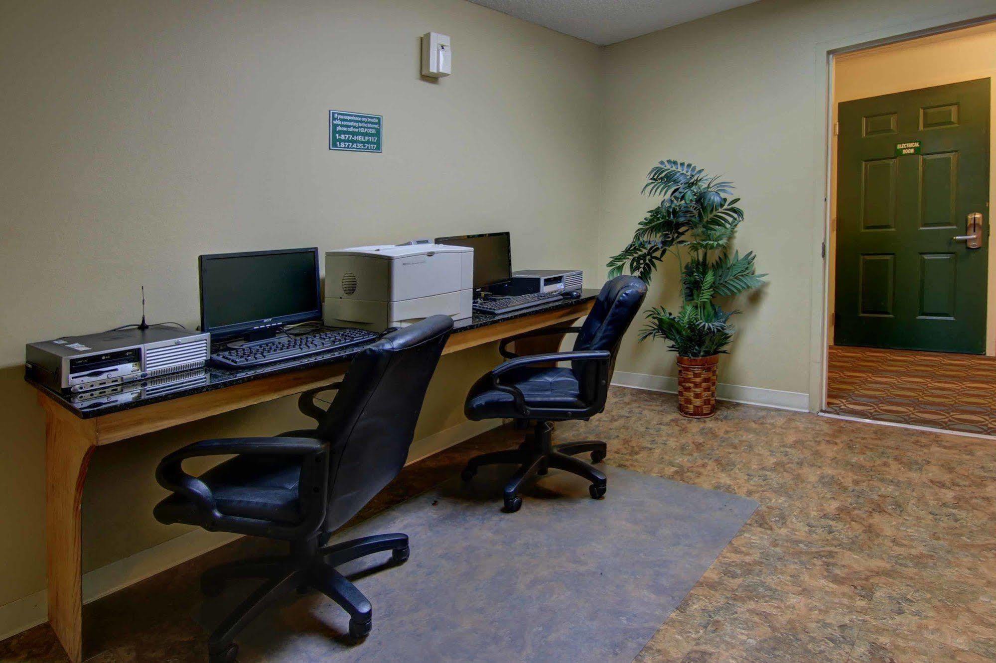 Intown Suites Extended Stay Marietta Ga - Roswell Rd Exterior photo